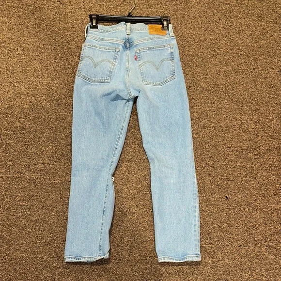 Levi's Light Blue Straight Leg Women's Jeans - Picture 3 of 3